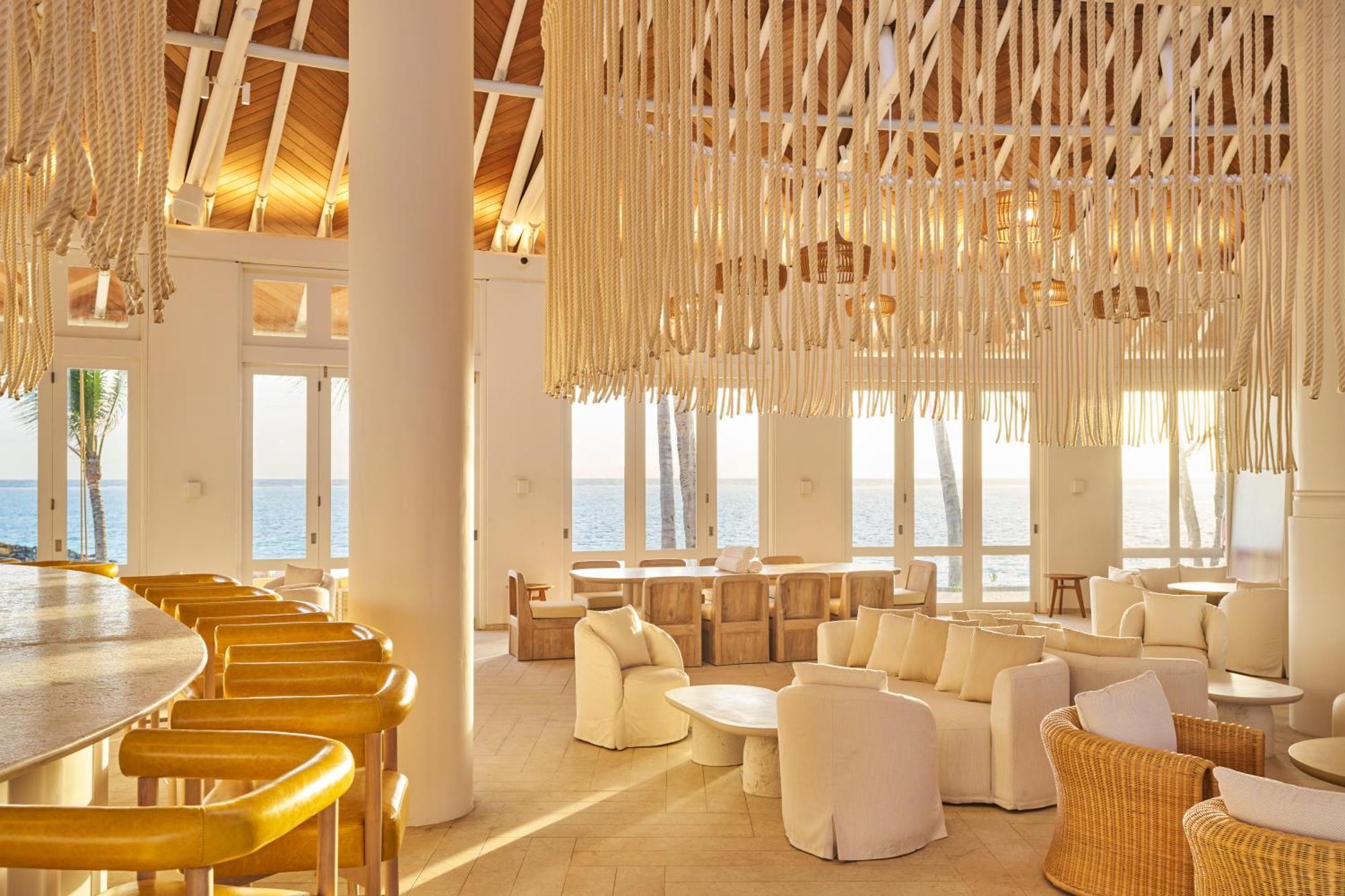 Lux* Belle Mare Resort & Villas Kültér fotó The interior of the resort